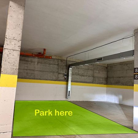 New Modern & Cozy Apartment With Free Private Parking And Ev Charging Station Varna Esterno foto