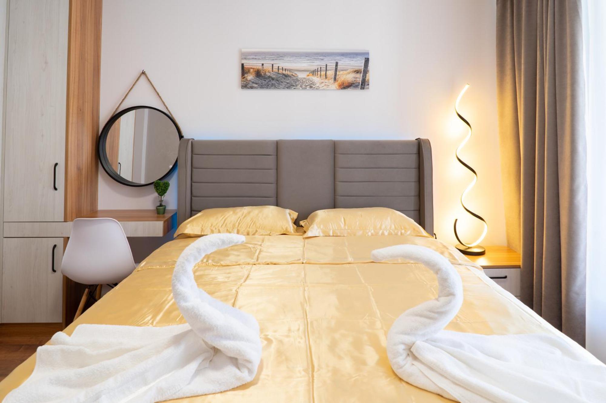 New Modern & Cozy Apartment With Free Private Parking And Ev Charging Station Varna Esterno foto