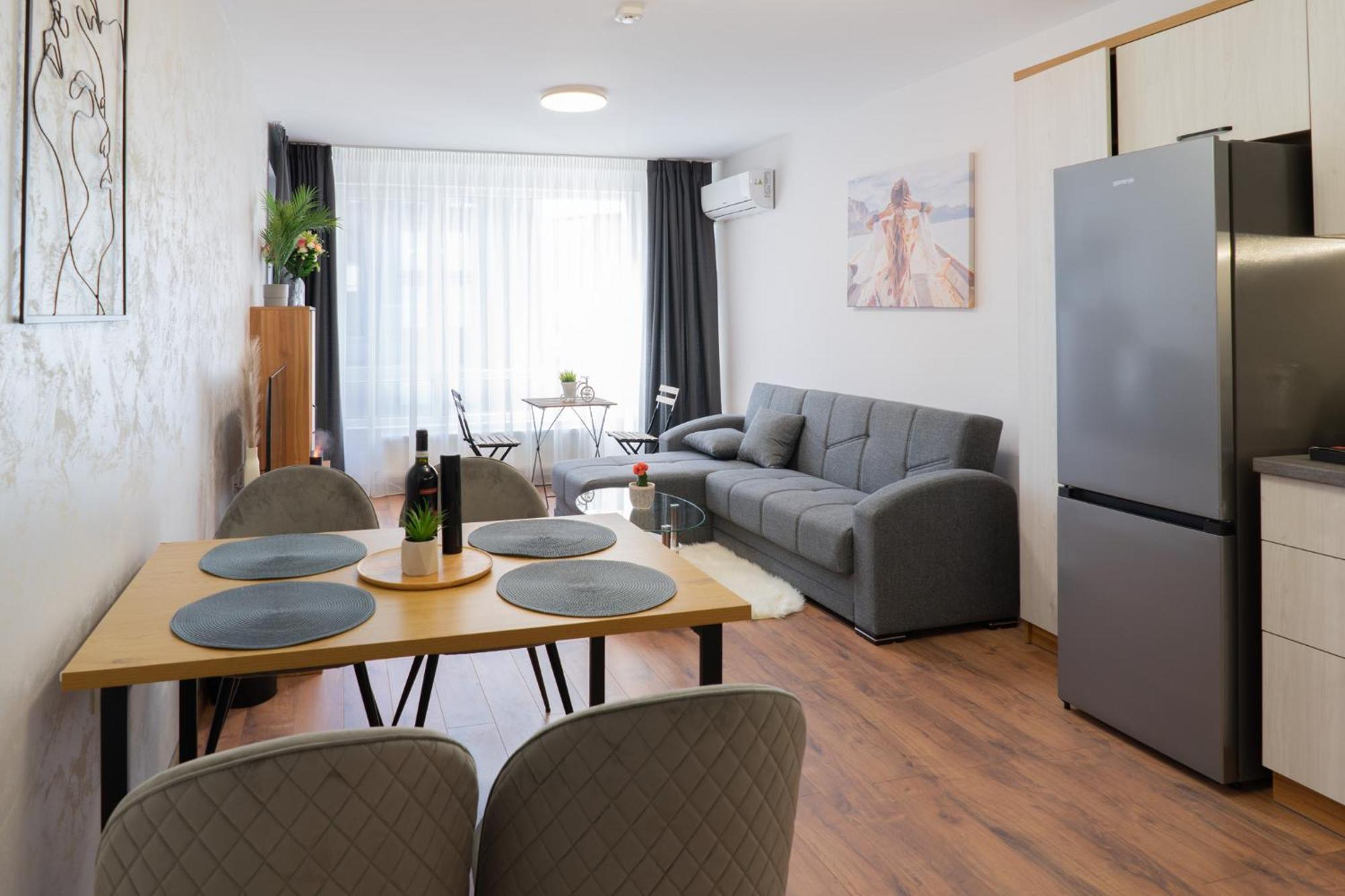 New Modern & Cozy Apartment With Free Private Parking And Ev Charging Station Varna Esterno foto
