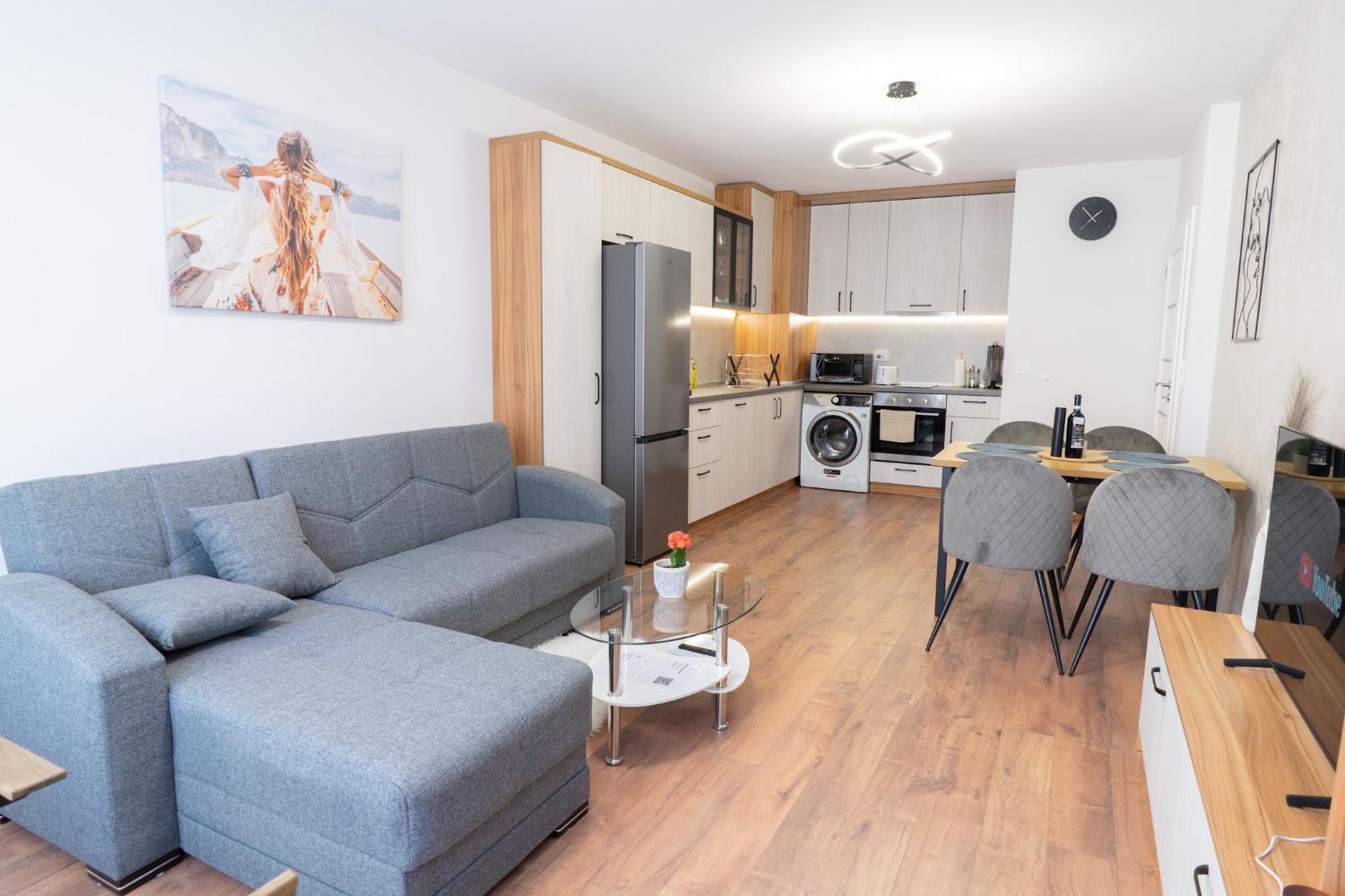 New Modern & Cozy Apartment With Free Private Parking And Ev Charging Station Varna Esterno foto