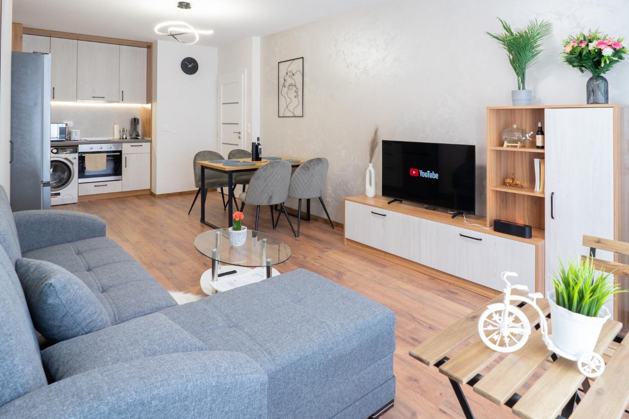 New Modern & Cozy Apartment With Free Private Parking And Ev Charging Station Varna Esterno foto