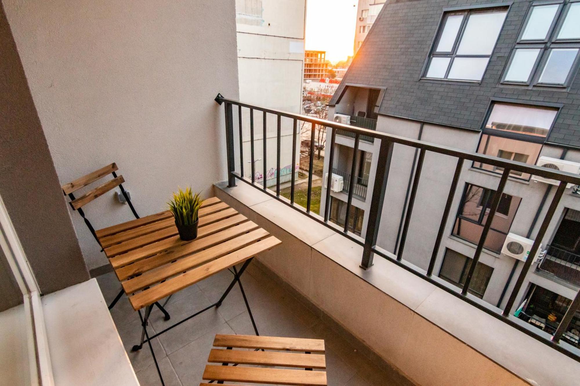 New Modern & Cozy Apartment With Free Private Parking And Ev Charging Station Varna Esterno foto